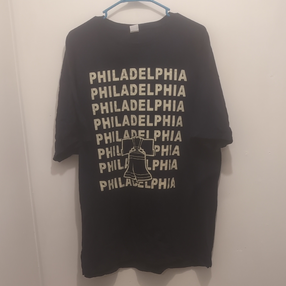 Fruit of the Loom Philadelphia Graphic Tee - Black